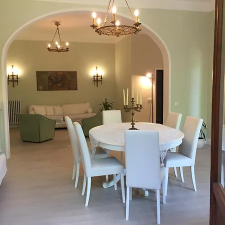 דירה White In With Pool Romola